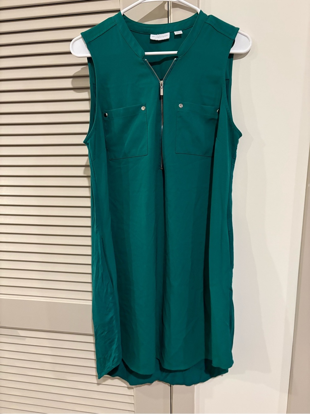 New York & Company Emerald Green Sleeveless Shift Dress with Zip Detail* Sz. L